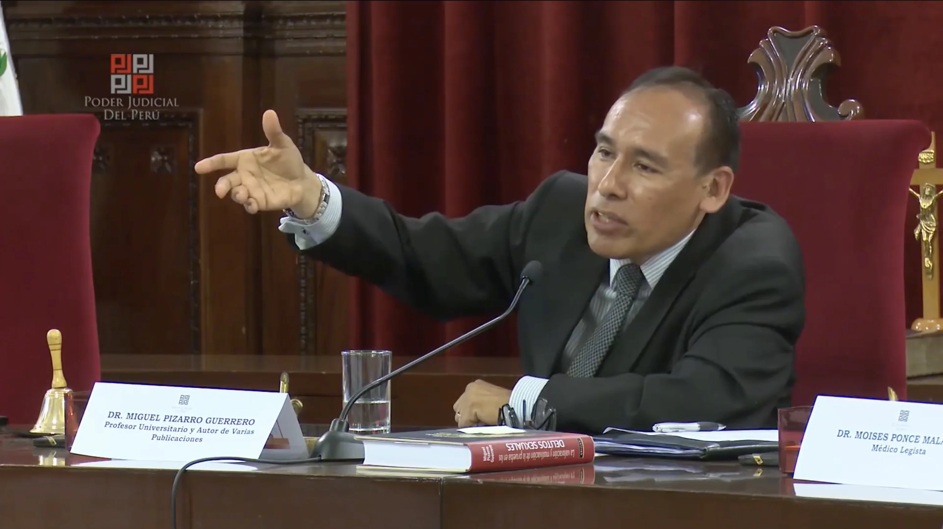 Dr. Miguel Pizarro Guerrero en audiencia